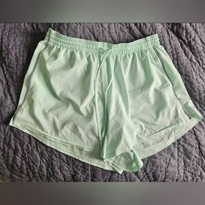 Lightweight HR Relaxed Short